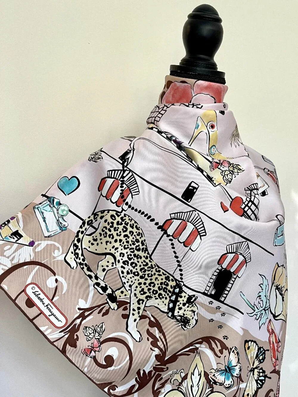NWT Salvatore Ferragamo Icons Beauty Beige Silk Scarf